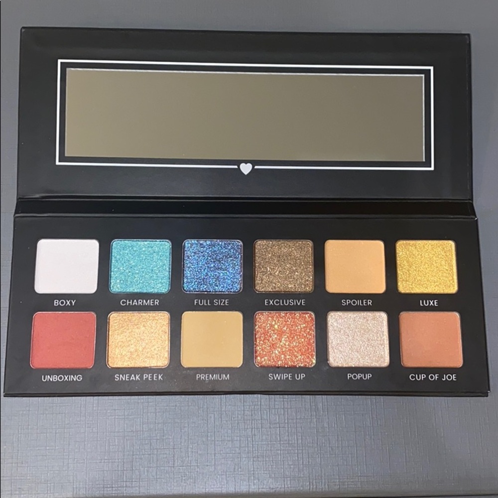 Body Charm Eye Shadow Palette